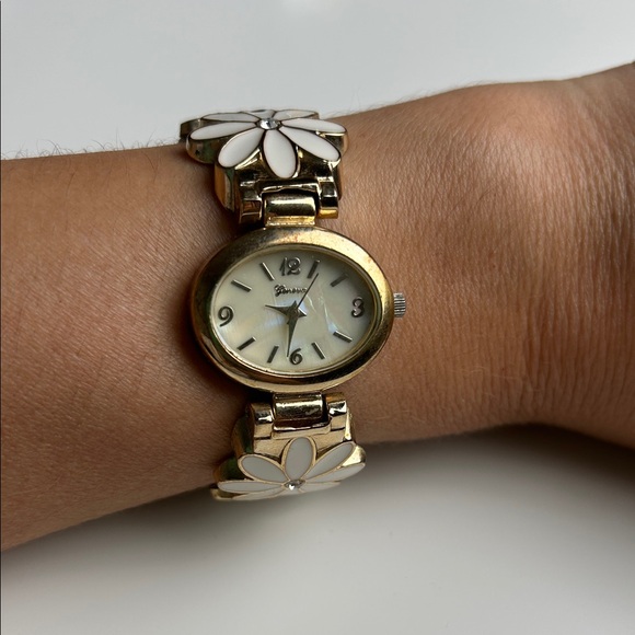 Geneva bracelet daisy watch quartz movement - Picture 1 of 17